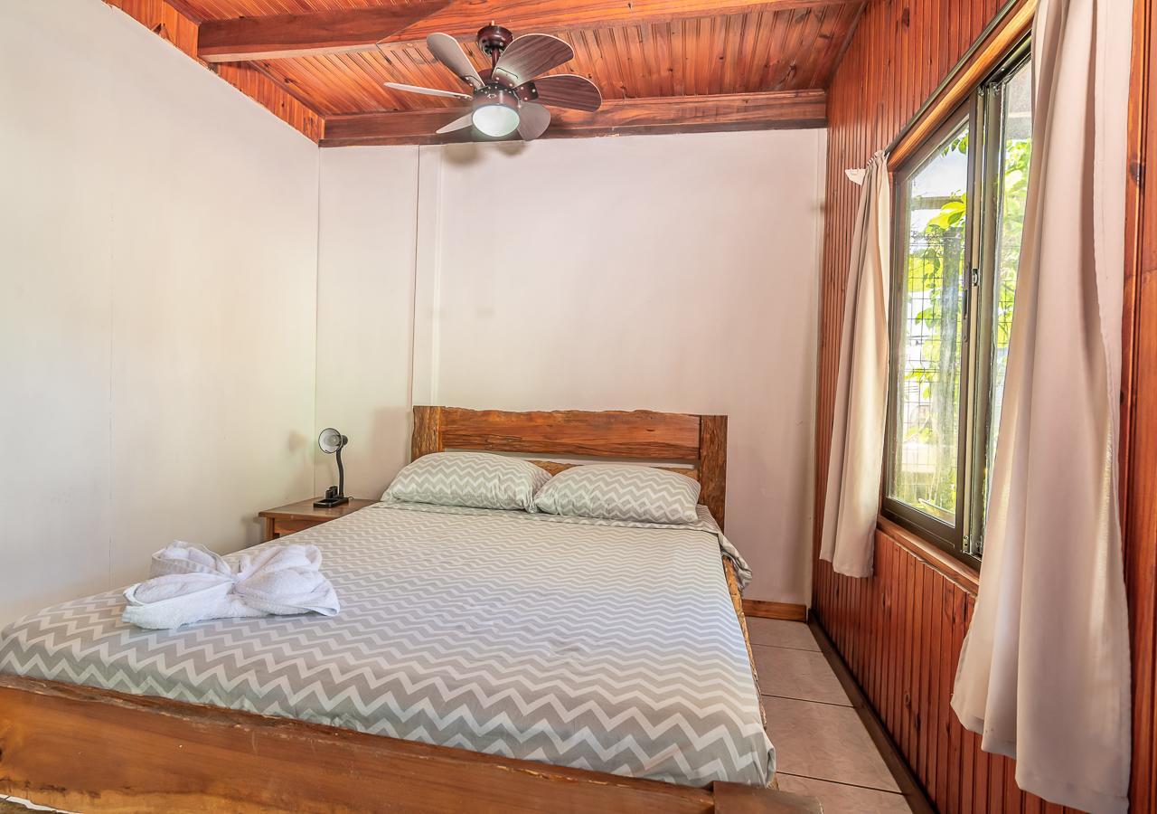 Cabinas Arrecife Cahuita Exteriör bild