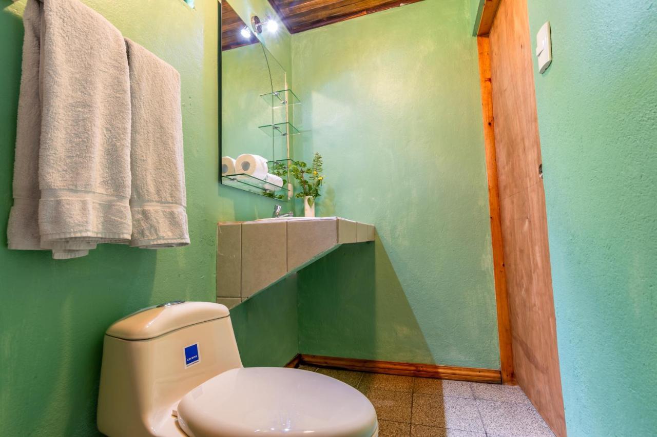 Cabinas Arrecife Cahuita Exteriör bild